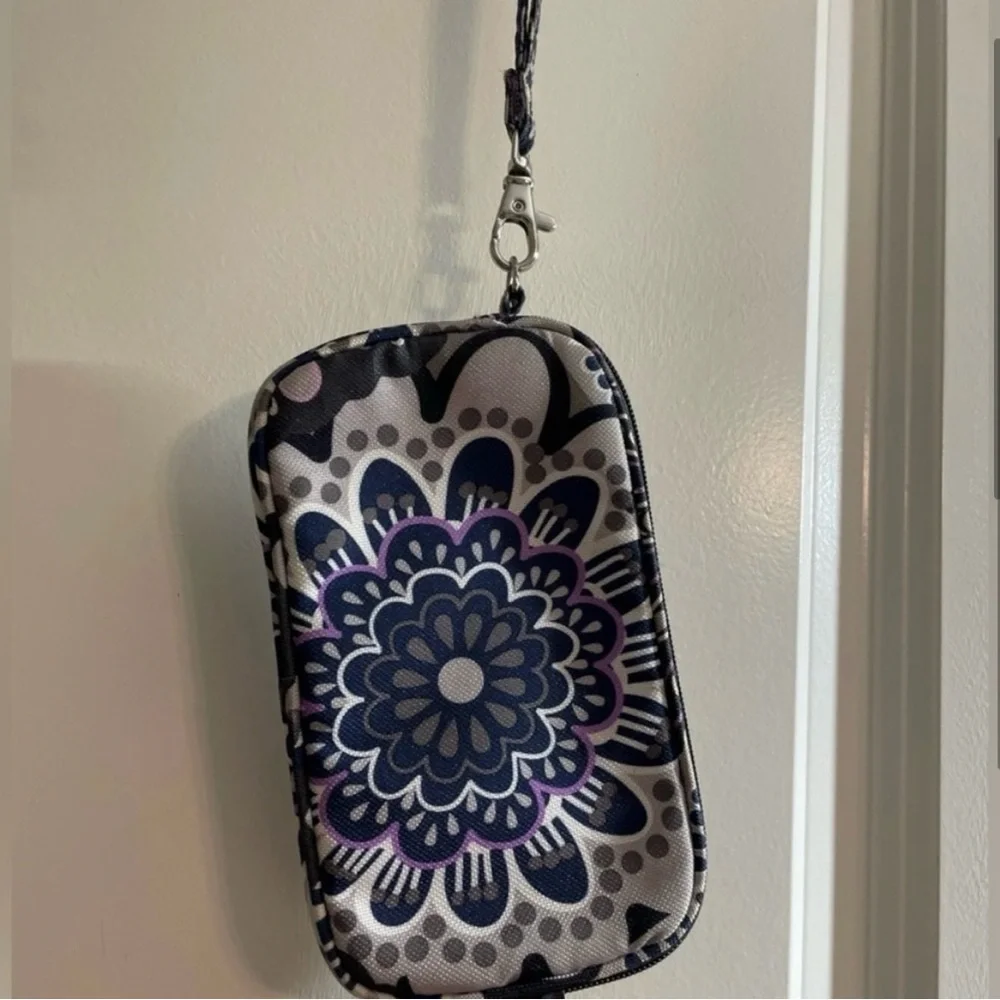 Vera Bradley Wristlet NWOT - Picture 2 of 6